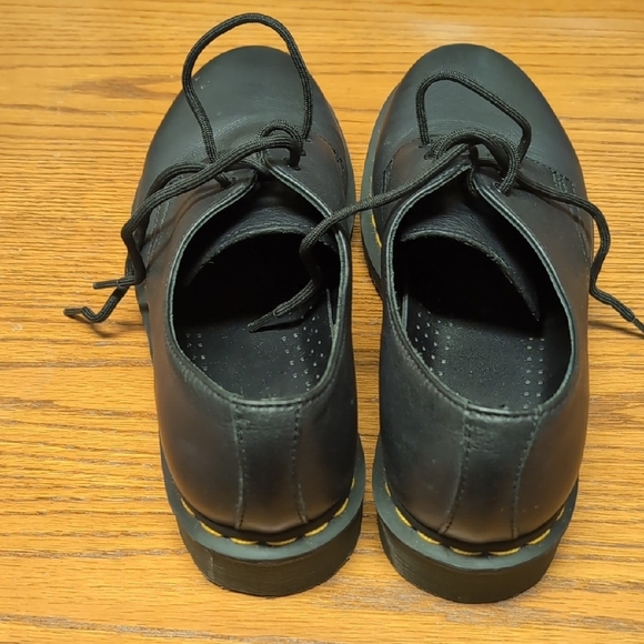 Doc Martens 24256 Black Leather - Picture 2 of 11